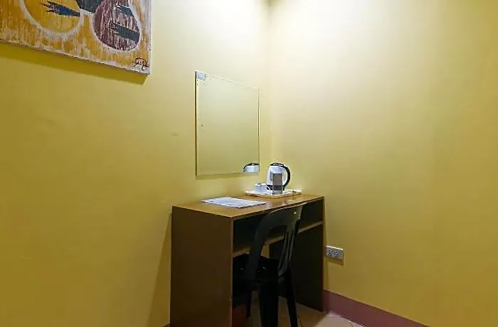 Oyo 902 Comfy Hotel Manila